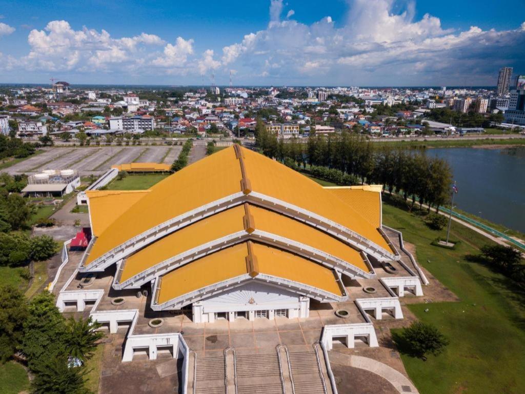 Hotel Le Lerts Living Khon Kaen Exteriér fotografie