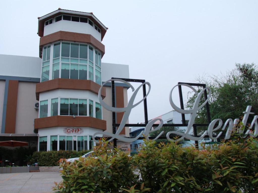 Hotel Le Lerts Living Khon Kaen Exteriér fotografie